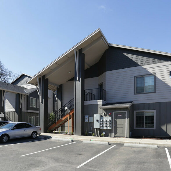 StoneBridge Crossing Apartments